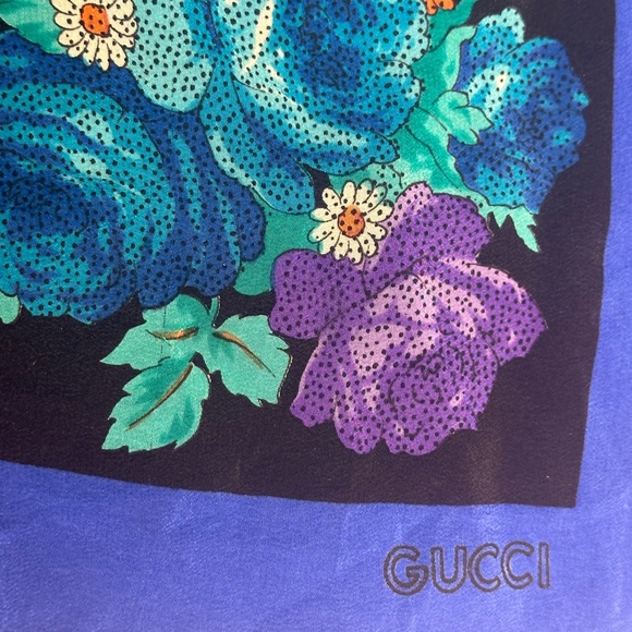 WOW POSHMARK - Authentic Gucci Scarf - Picture 7 of 16
